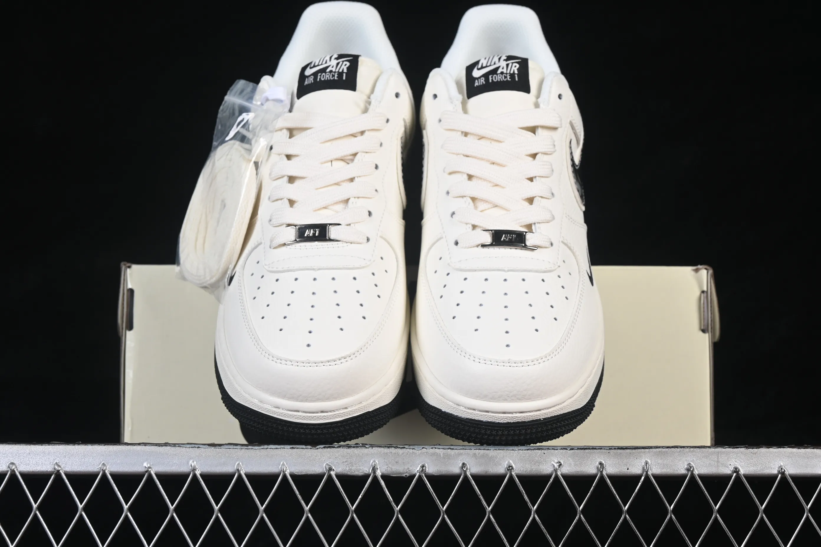 All categories Nk Air Force 1 Air Force series Nk Air Force 1 Low Air Force low-top Nike Air Force 1'07 Low joint model Air Force 1 low-top casual sneakers MM3399-811
